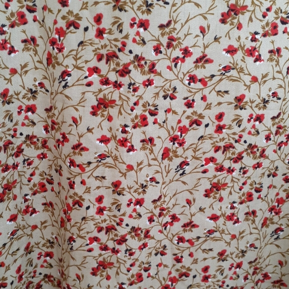 Floral Top - Picture 3 of 5